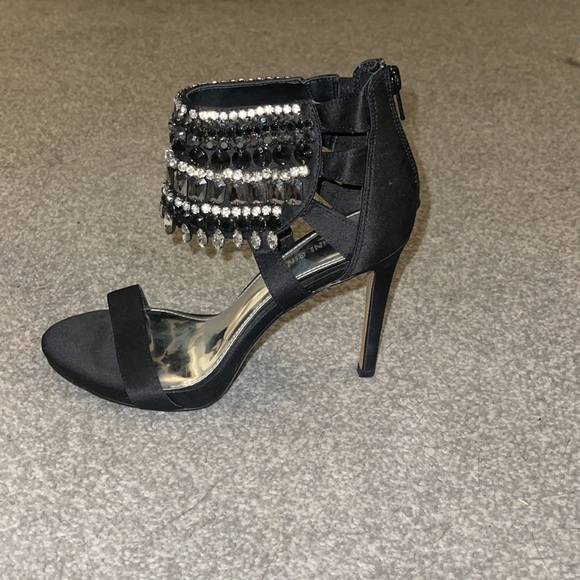 Gianni Bini heels size 7 - Picture 2 of 4